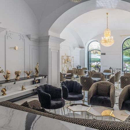 Hotel Vila Central Boutique Satu Mare Buitenkant foto