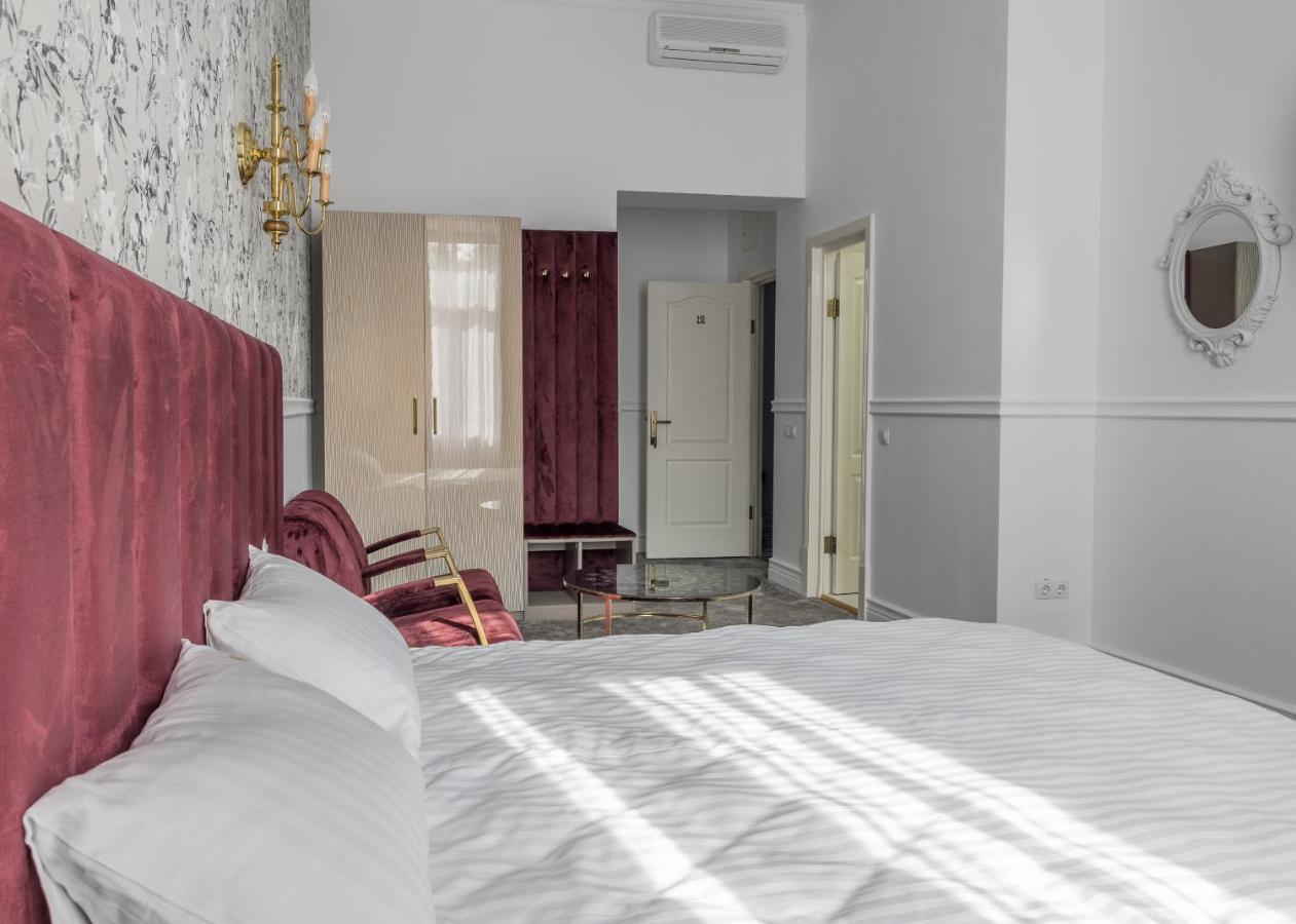 Hotel Vila Central Boutique Satu Mare Buitenkant foto