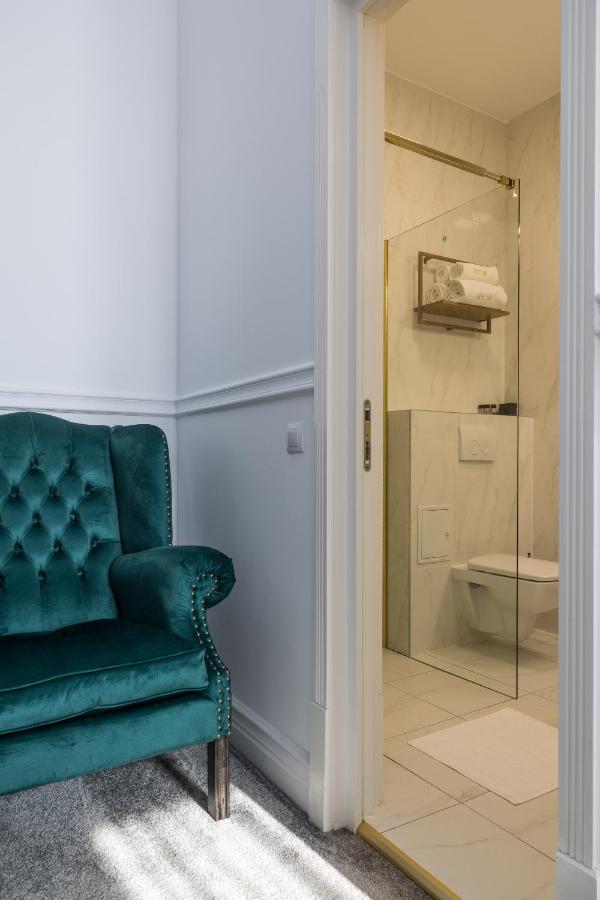 Hotel Vila Central Boutique Satu Mare Buitenkant foto