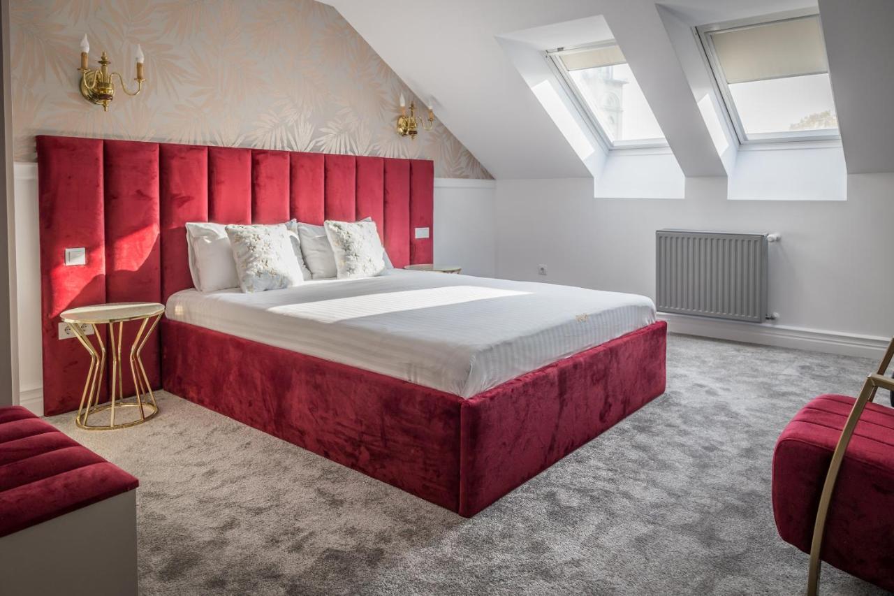 Hotel Vila Central Boutique Satu Mare Buitenkant foto