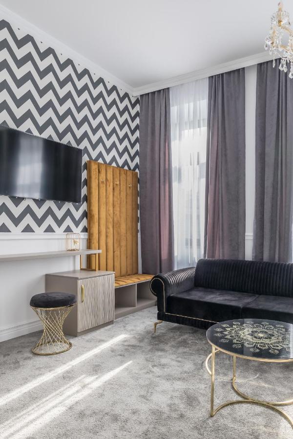 Hotel Vila Central Boutique Satu Mare Buitenkant foto