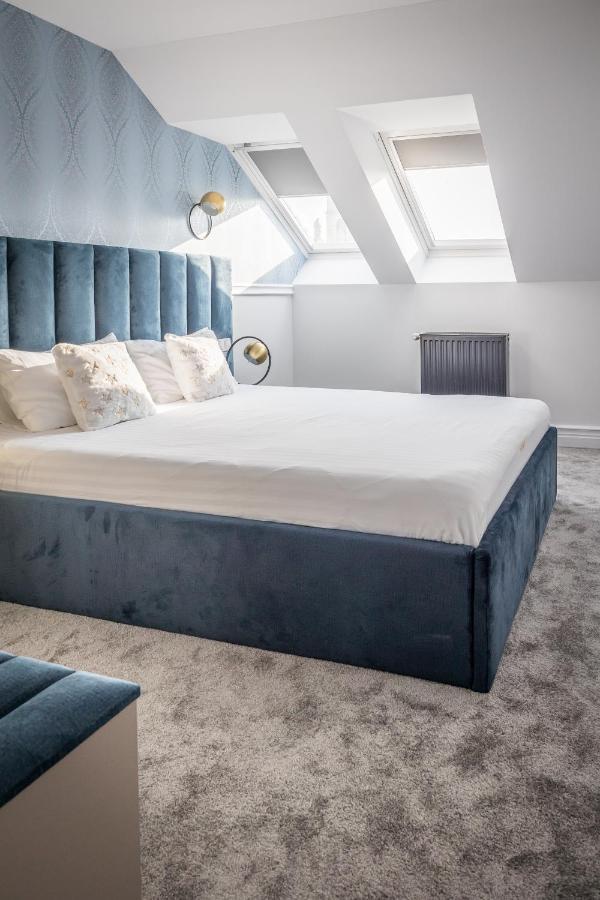 Hotel Vila Central Boutique Satu Mare Buitenkant foto