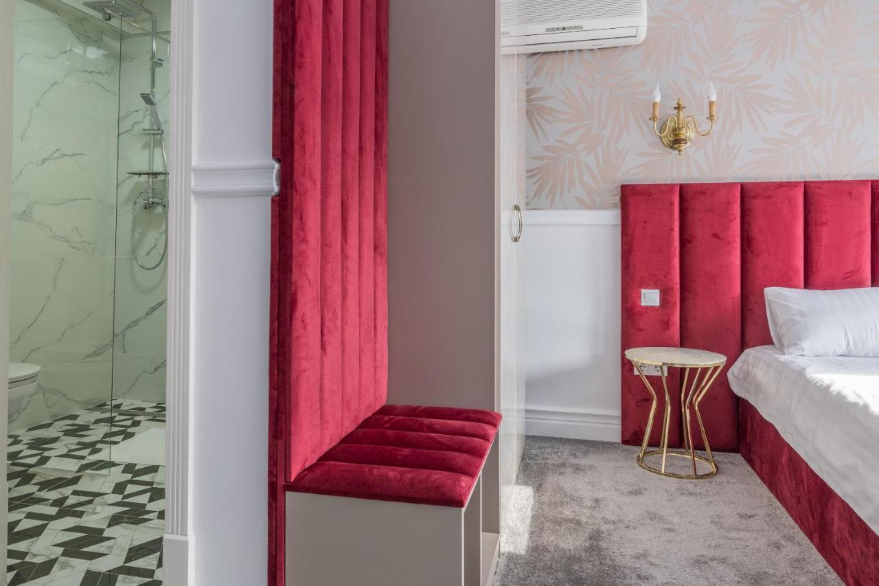 Hotel Vila Central Boutique Satu Mare Buitenkant foto