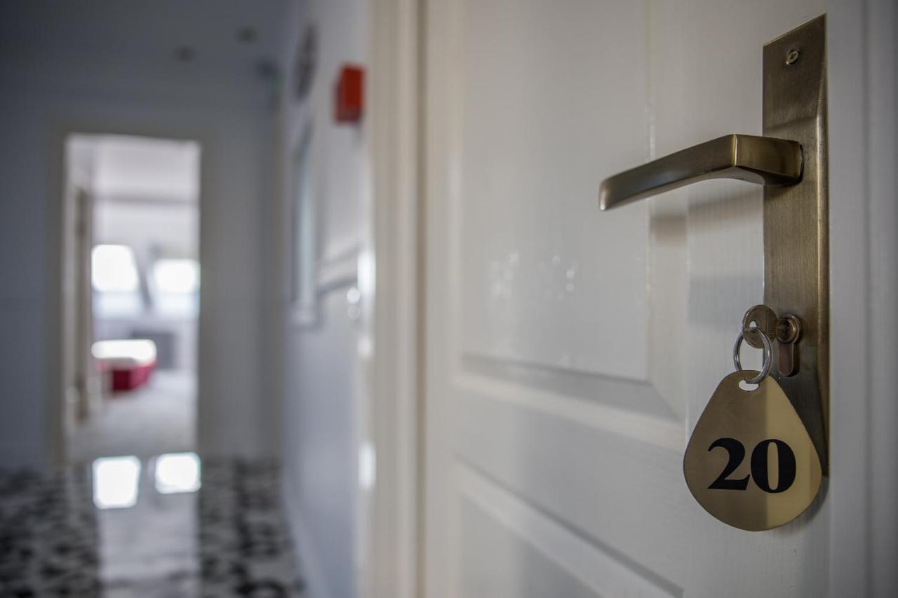 Hotel Vila Central Boutique Satu Mare Buitenkant foto
