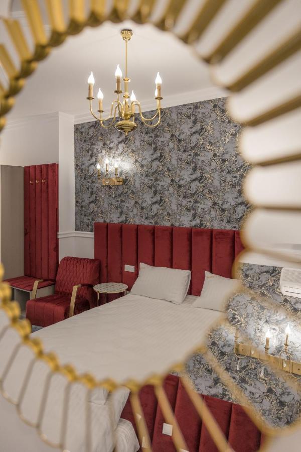 Hotel Vila Central Boutique Satu Mare Buitenkant foto