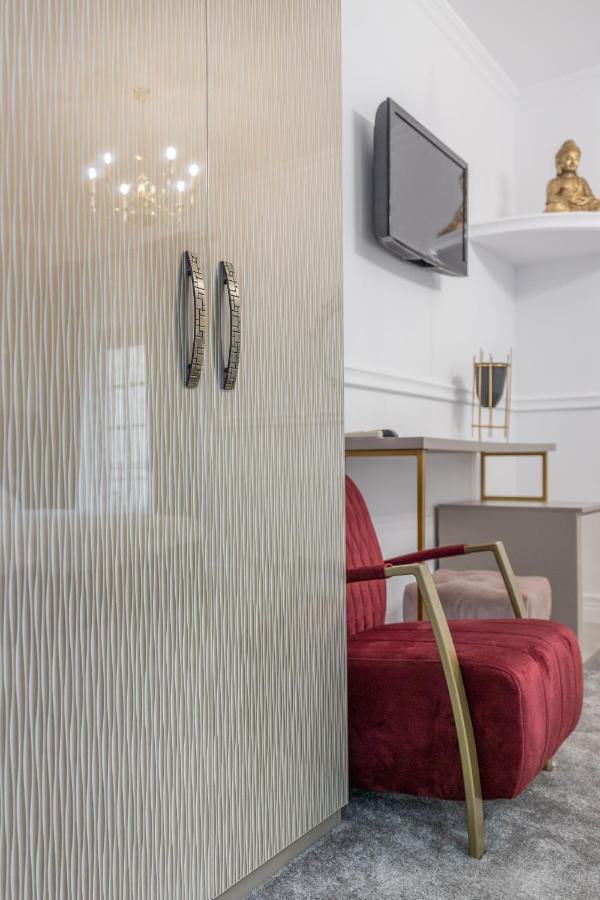 Hotel Vila Central Boutique Satu Mare Buitenkant foto