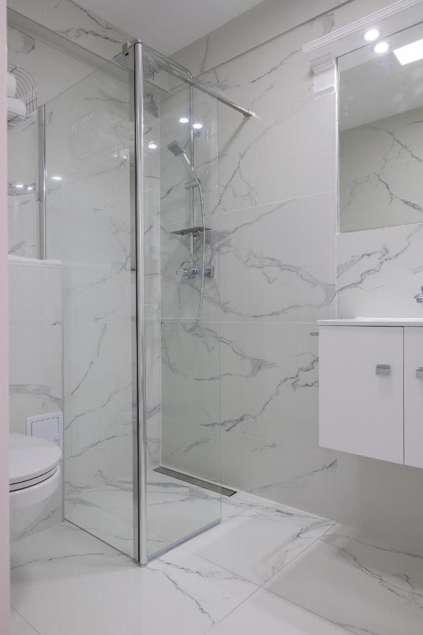 Hotel Vila Central Boutique Satu Mare Buitenkant foto
