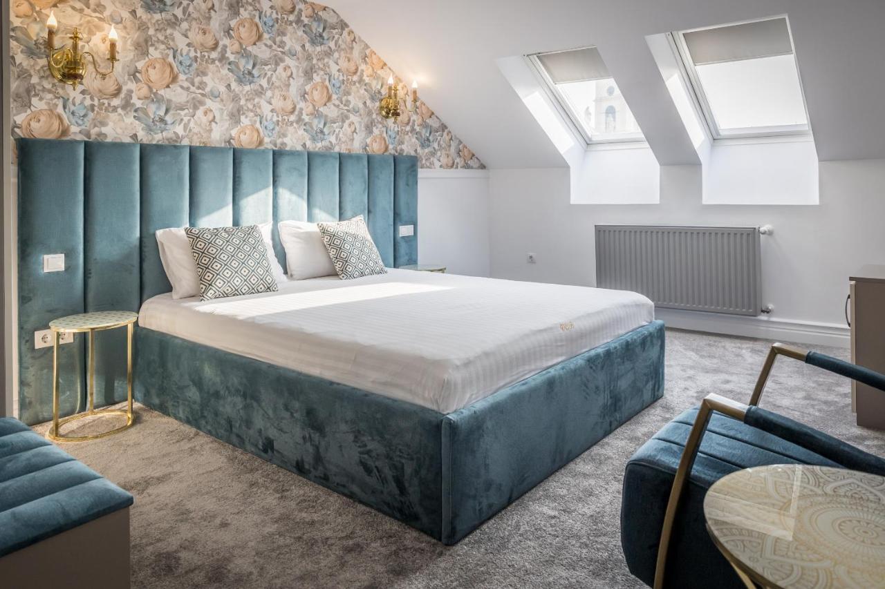 Hotel Vila Central Boutique Satu Mare Buitenkant foto