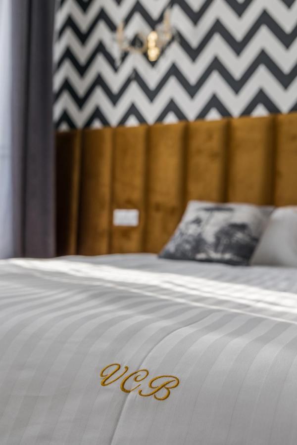 Hotel Vila Central Boutique Satu Mare Buitenkant foto